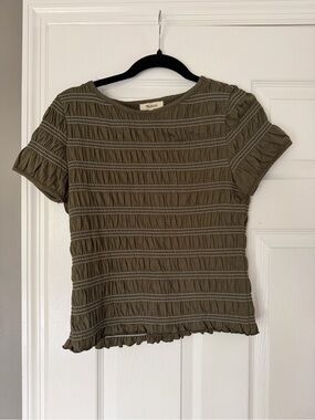 Madewell Olive Textured Ruffled-Hem Short Sleeve Top, size M